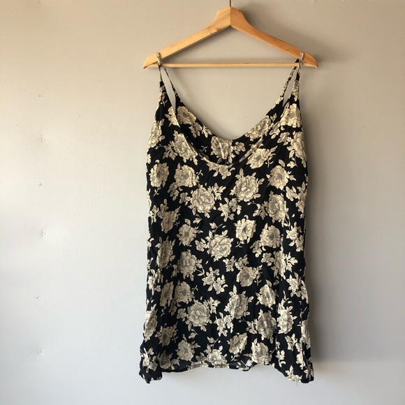 Brandy Melville Black and White Floral Short Dress - Picture 5 of 7
